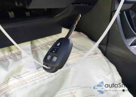 2015 Toyota Corolla Le Plus z USA, uszkodzony, nr VIN 2T1BURHE2FC355154